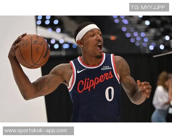 比尔表示愿意在防守端投入更多精力并做好心理准备为球队牺牲 比尔表示愿意在防守端投入更多精力并做好心理准备为球队牺牲